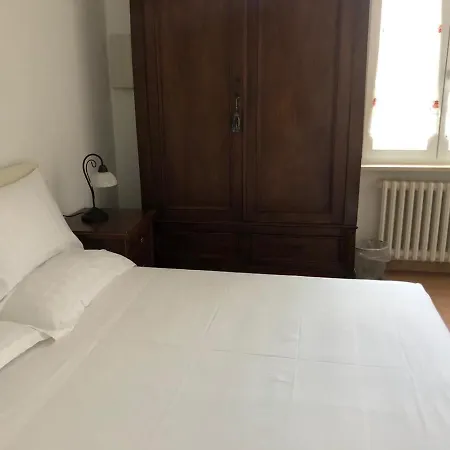 Giulia Oda ve Kahvaltı Parma