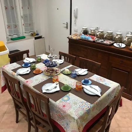 Oda ve Kahvaltı Giulia 3*